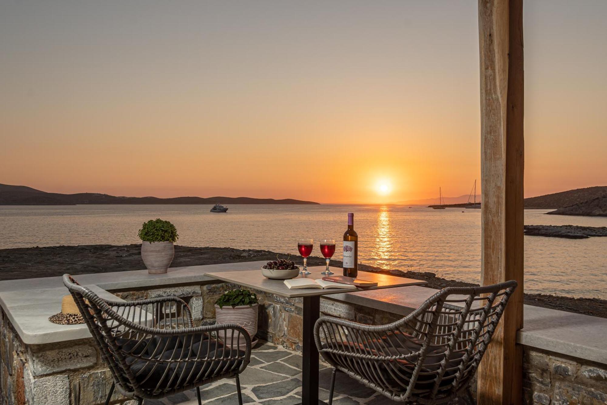 Porto Dema Luxury Suites Schoinoussa Exteriér fotografie