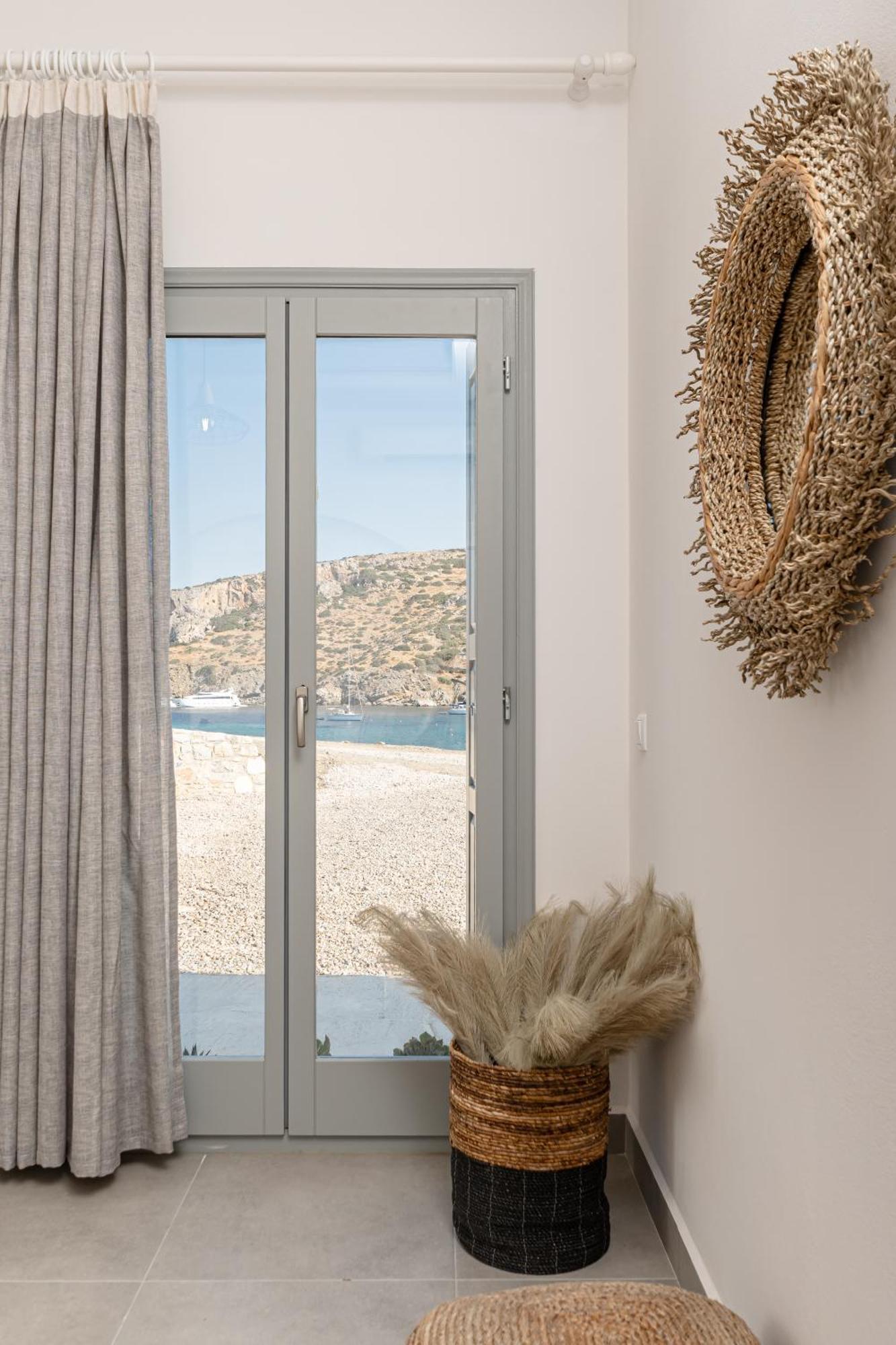 Porto Dema Luxury Suites Schoinoussa Exteriér fotografie