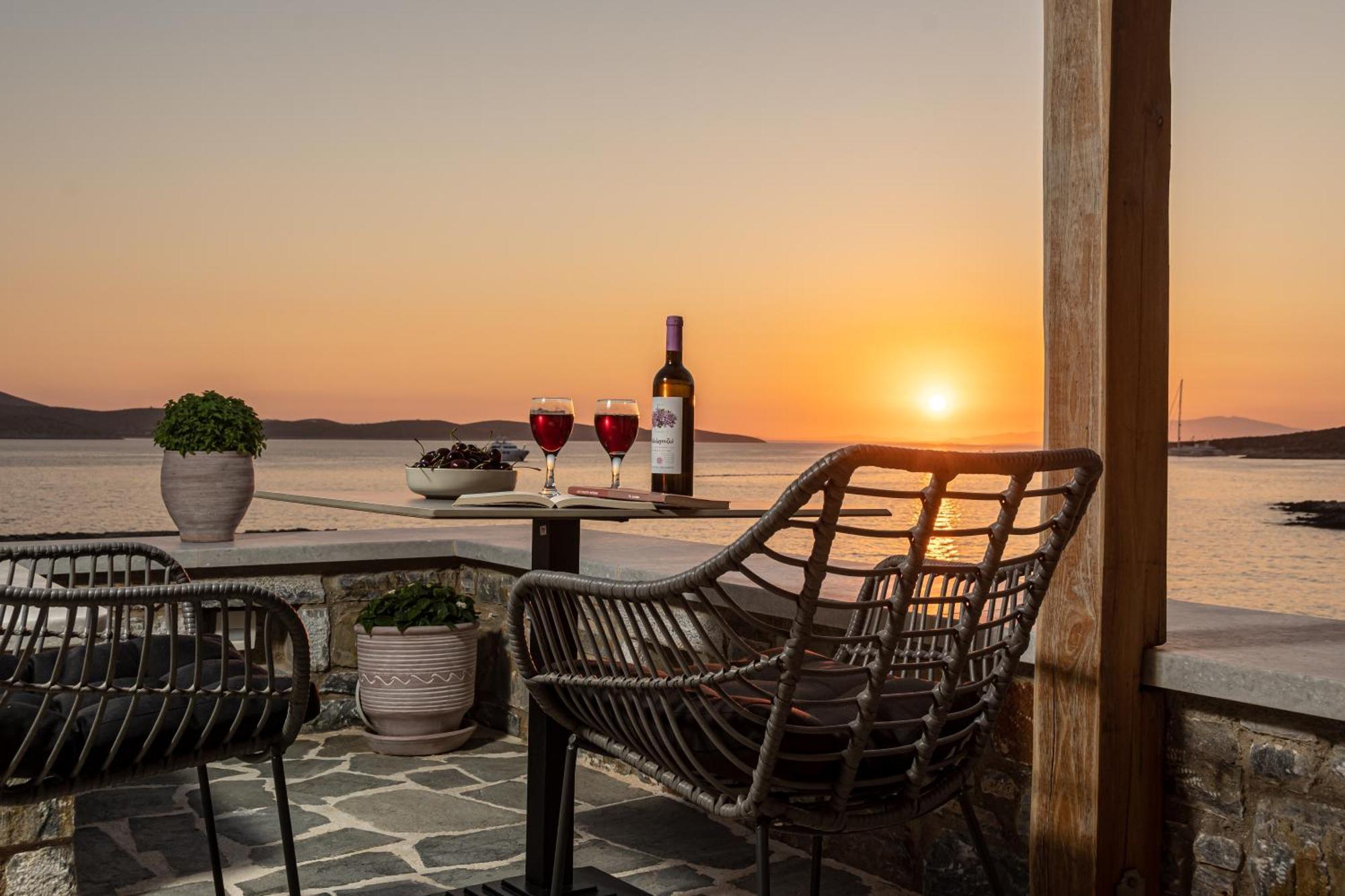 Porto Dema Luxury Suites Schoinoussa Exteriér fotografie